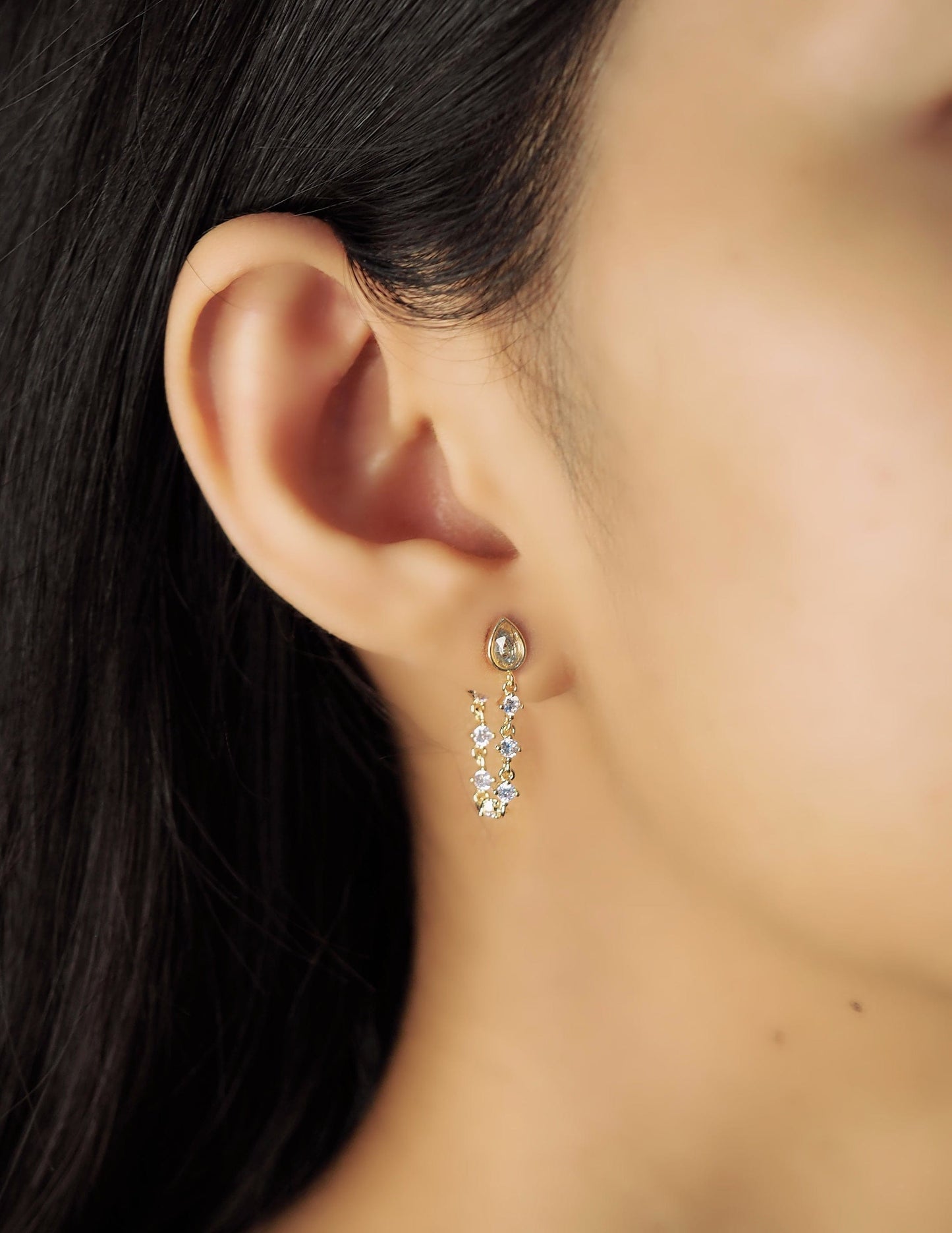 Teardrop Stud With Cz Studded Chain Detail