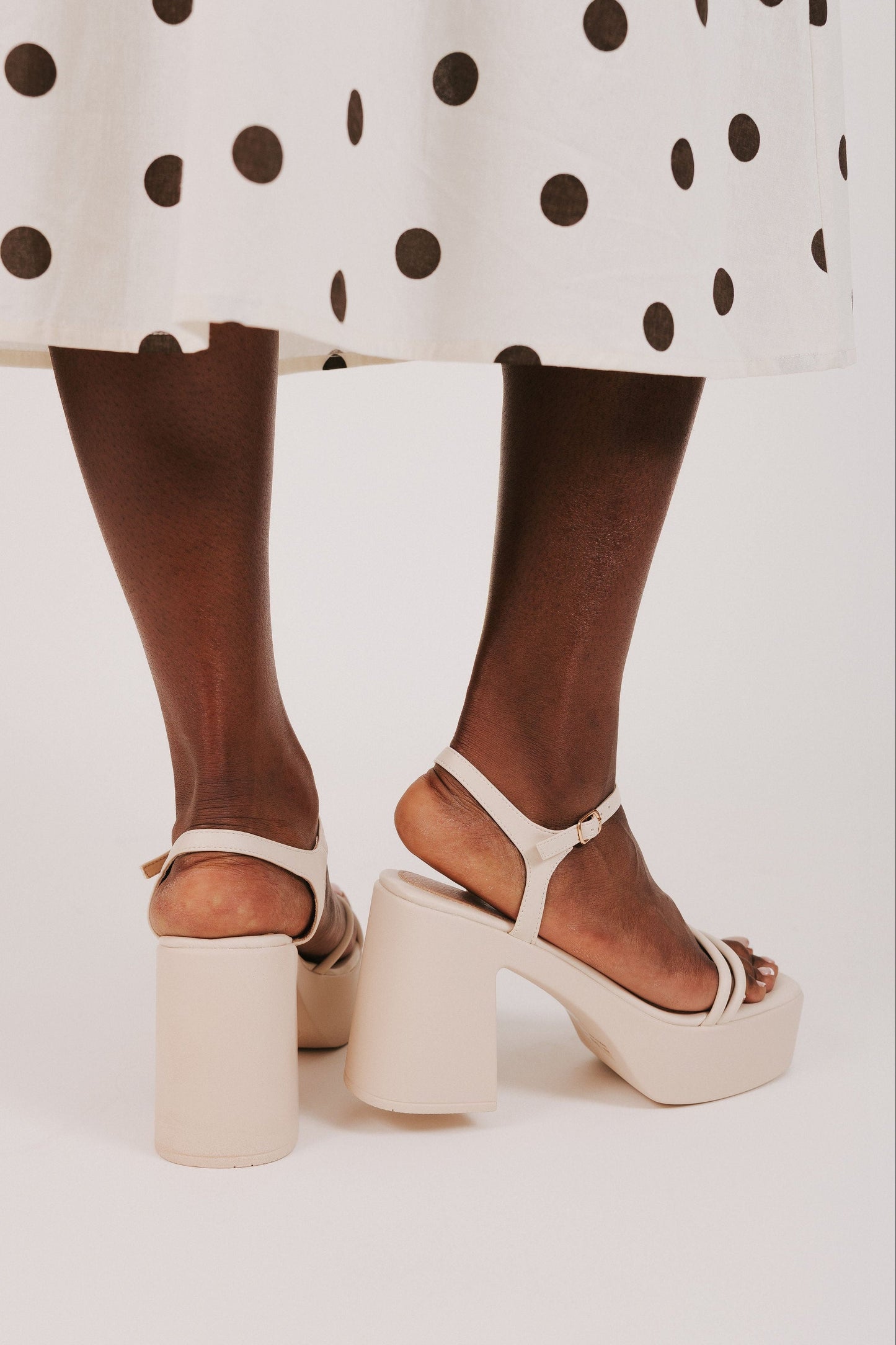 CHINESE LAUNDRY - Avianna Platform Sandal